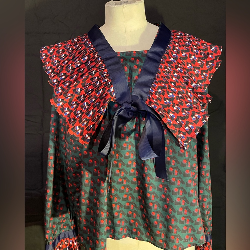 Baby Face, M Shirt Forest Green Navy Blue Accordion Pleated Large Collar Cuff …